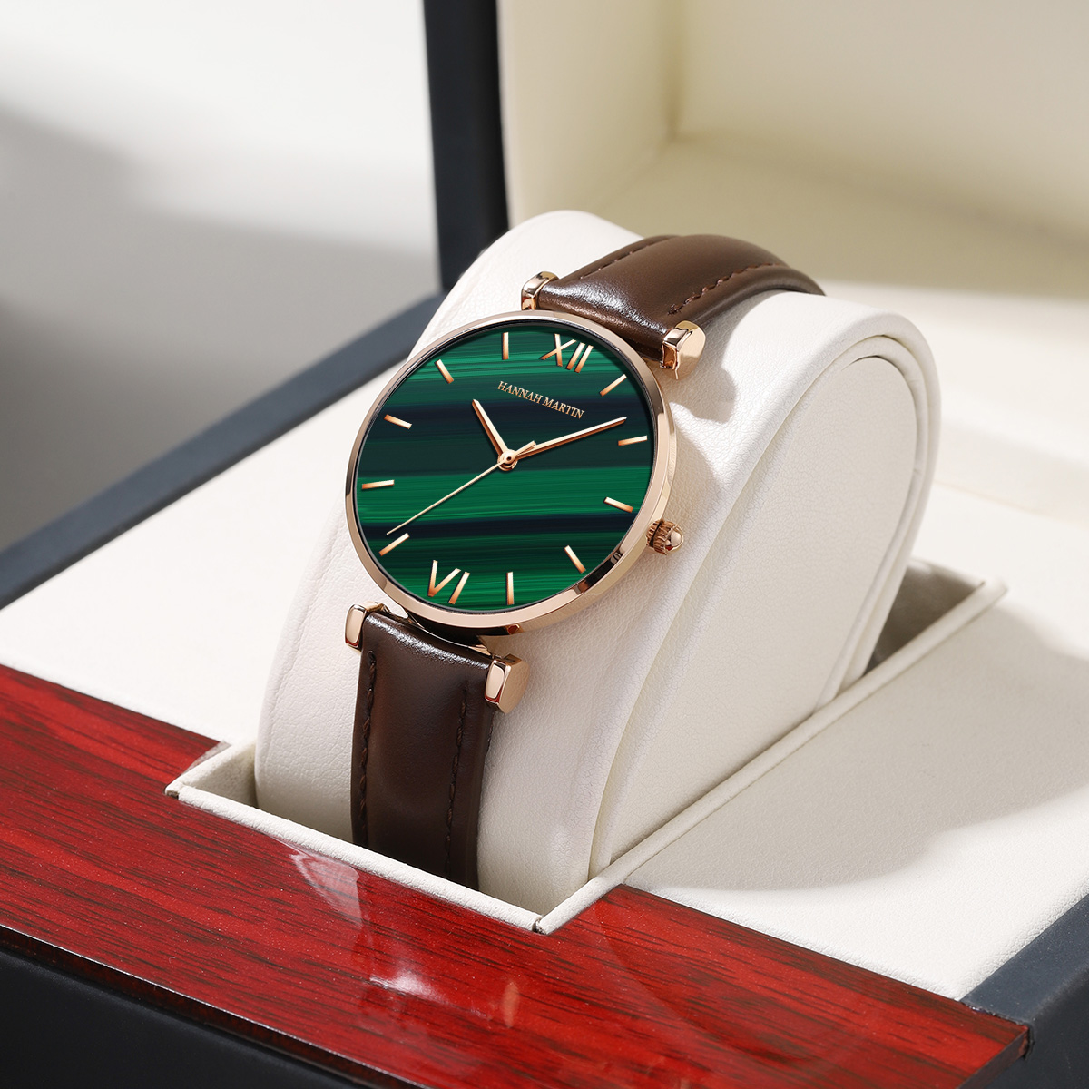 Stones Watches & Jewelry In Sweden Ab - 여성용 쿼츠 그린 공작 스톤 다이얼